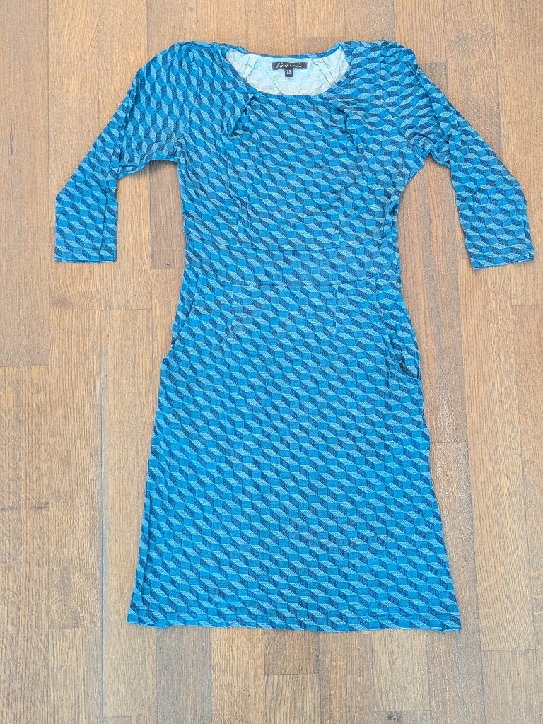 Blauwe jurk met geometrisch patroon maat 34 / XS King Louie, Kleding | Dames, Blauw, Ophalen of Verzenden, Zo goed als nieuw, King Louie