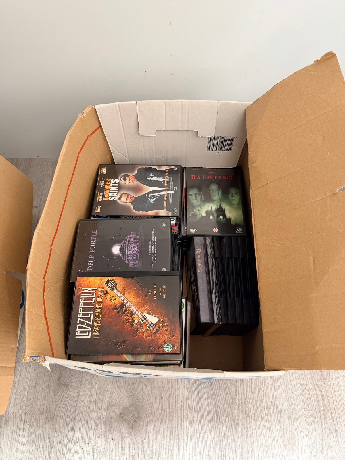 Doos met films, Cd's en Dvd's, Vanaf 12 jaar, Ophalen, Gebruikt