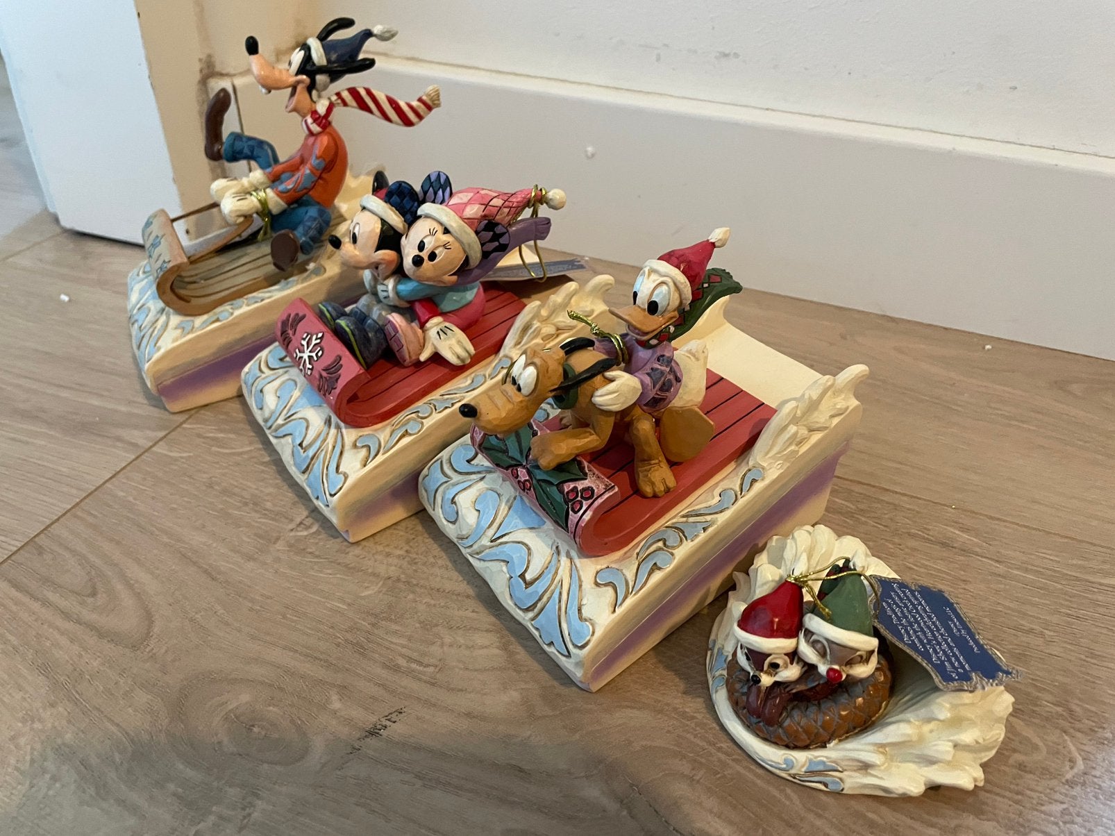 Disney Traditions Jim shore sledding set donald goofy pluto, Ophalen of Verzenden, Zo goed als nieuw