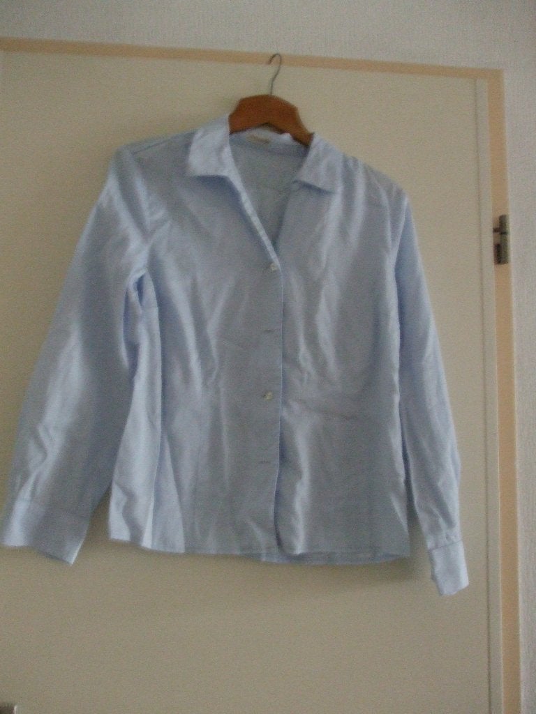 Te koop mooie blouse met lange mouw.(z.g.a.n.)., Blauw, Atelier Goldner Schnitt, Ophalen of Verzenden, Zo goed als nieuw