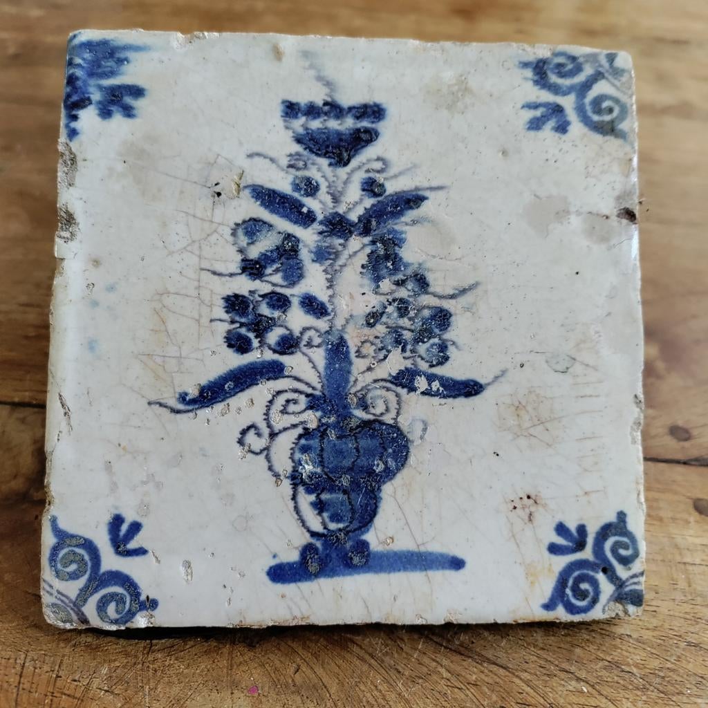 Antieke Delfts Blauwe Tegel met Bloemmotief, Ophalen of Verzenden