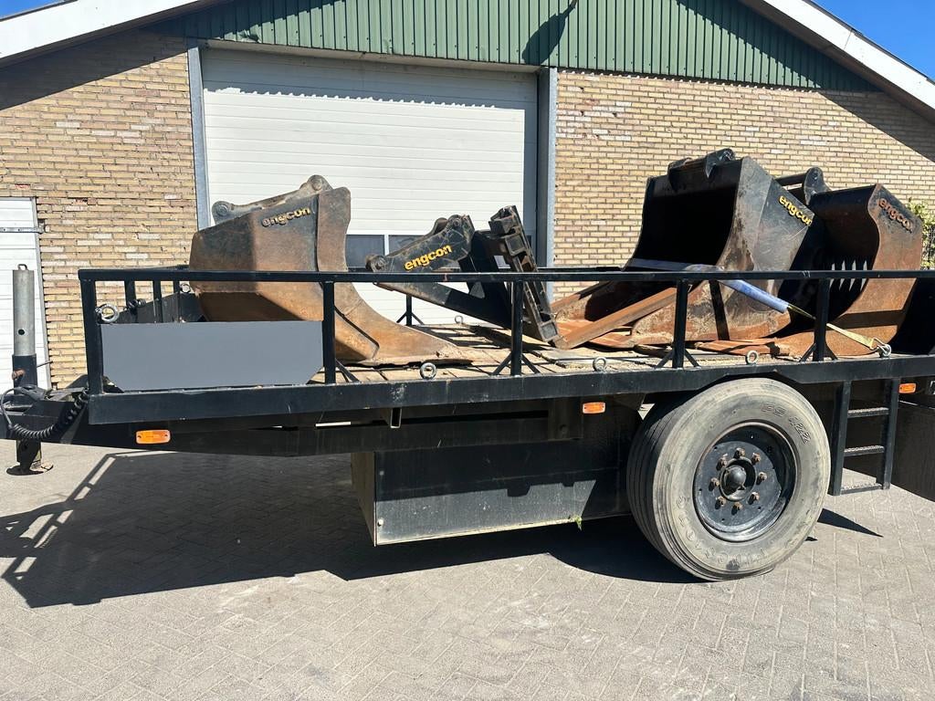 Zelfbouw ONBEKEND bakkenkar (bj 2005), Graafmachine