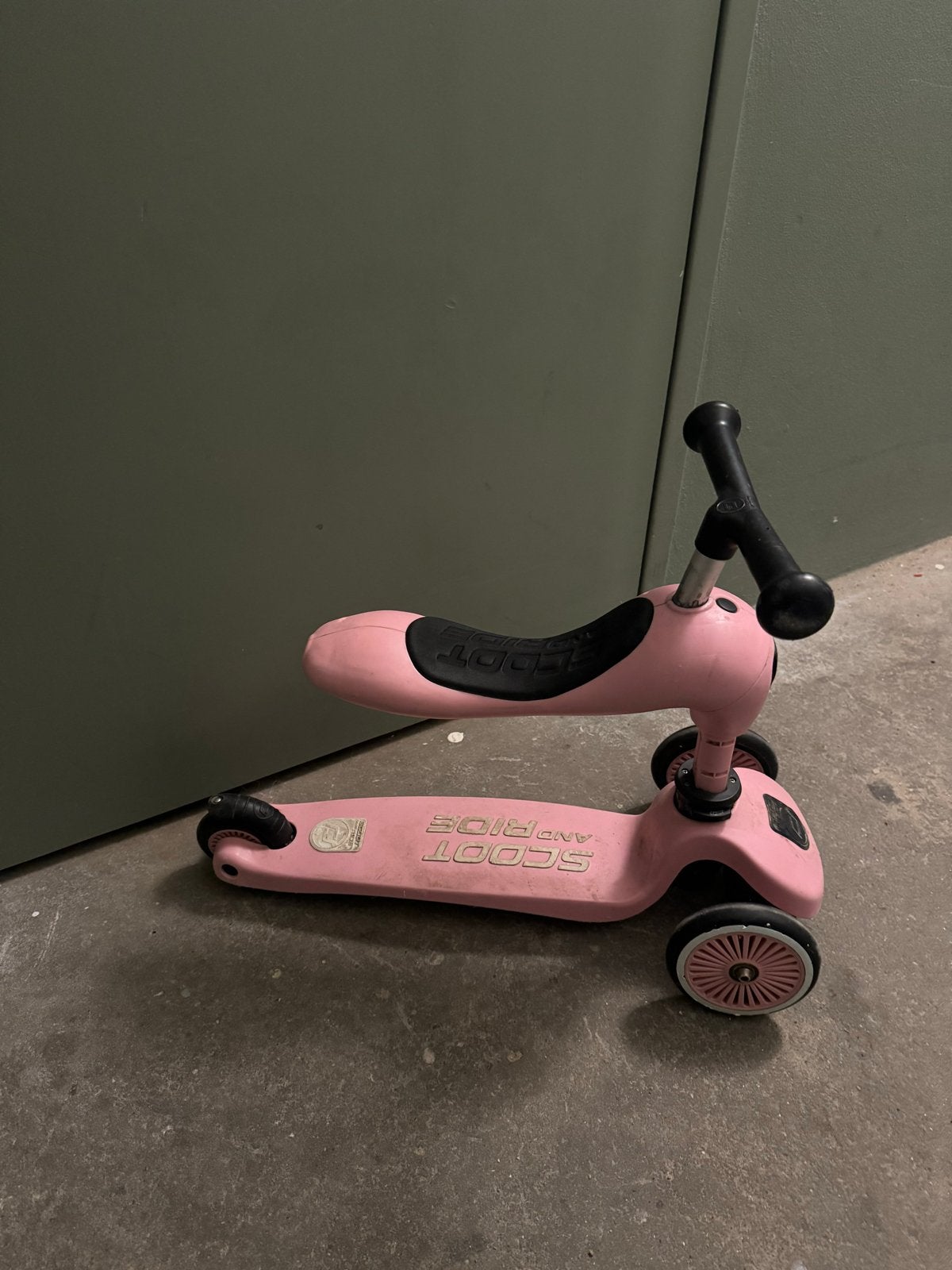 Roze Kinderstep - Scoot and Ride, Fietsen en Brommers, Steps, Ophalen, Gebruikt, Gewone step