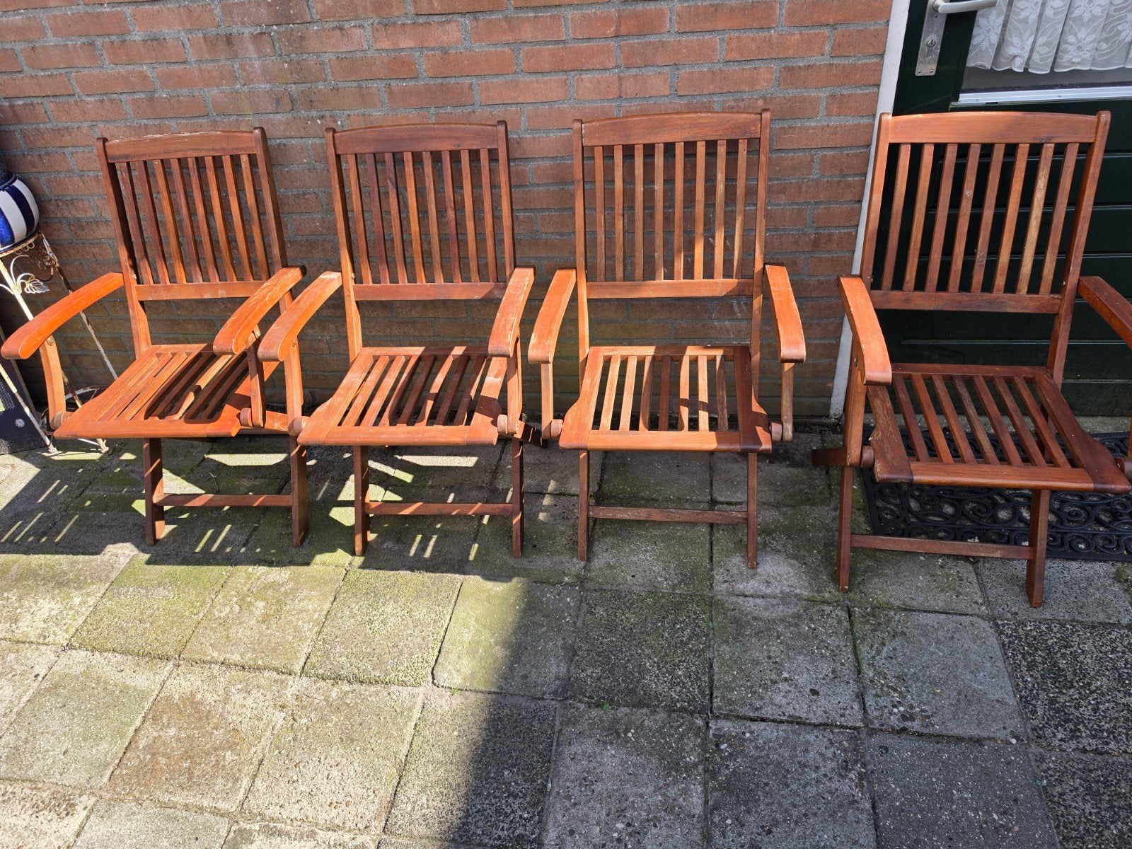 Te koop  4 mooie stevige hard houten tuinstoelen, Tuin en Terras, Tuinstoelen, Ophalen, Gebruikt, Hout, Inklapbaar
