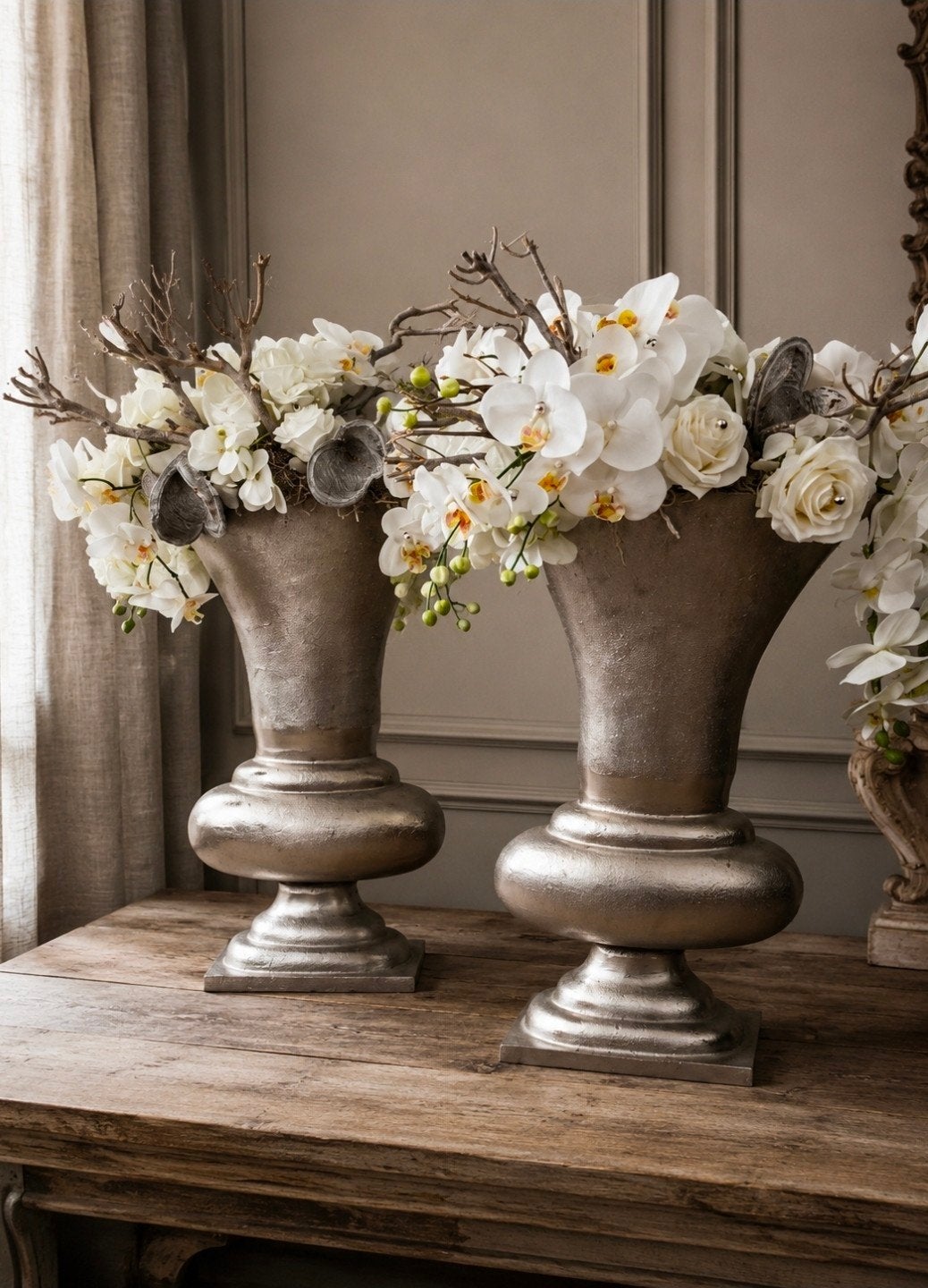 Grote zware zilvere  vazen met zijden bloemen, Ophalen, Groen