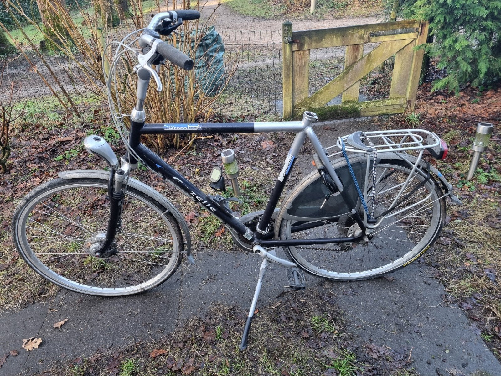 Gazelle fiets, zwart/zilver, met bagagedrager, Ophalen, Velgrem, Versnellingen, Gazelle