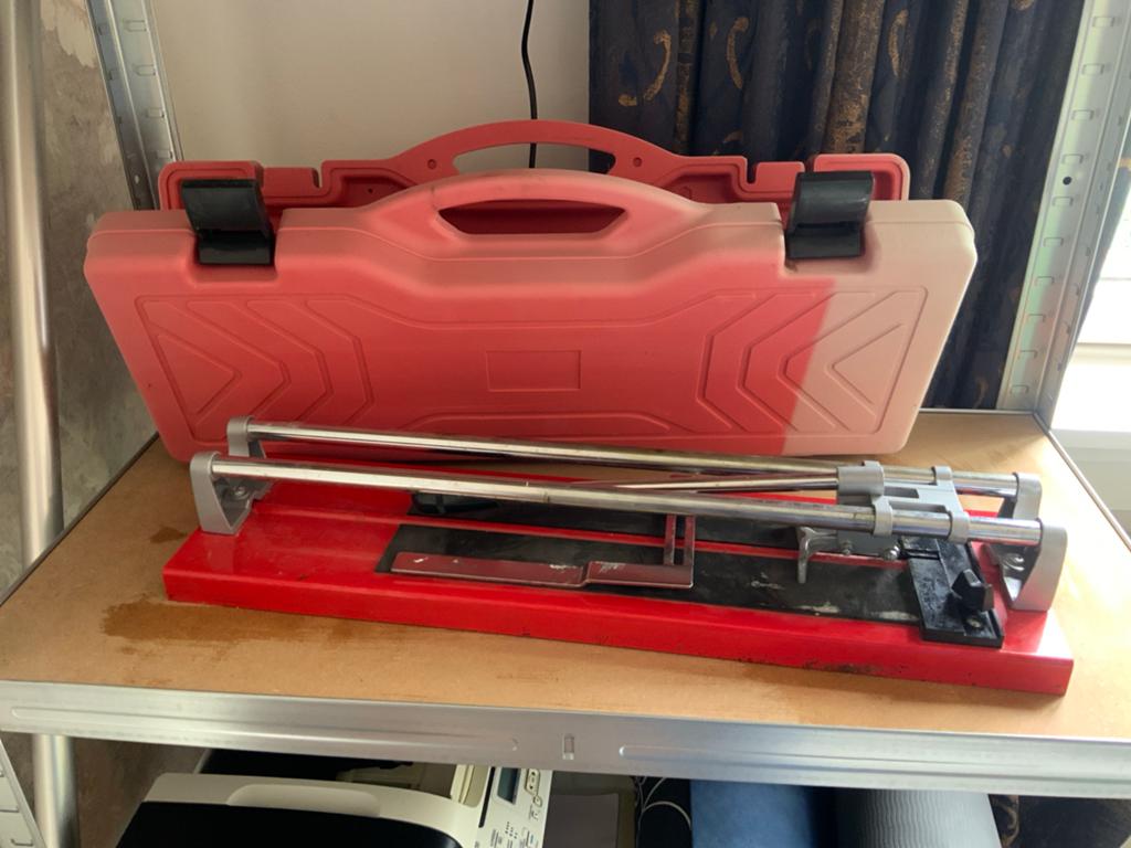 Tegelsnijder met koffer, Doe-het-zelf en Verbouw, Gereedschap | Handgereedschap, Ophalen, Gebruikt