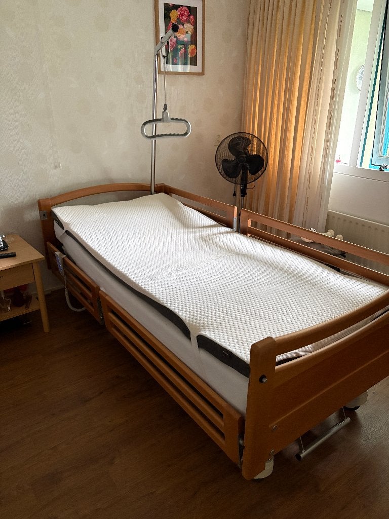 Hoog laag ziekenhuis bed, Ophalen, 90 cm, Eenpersoons, Beige