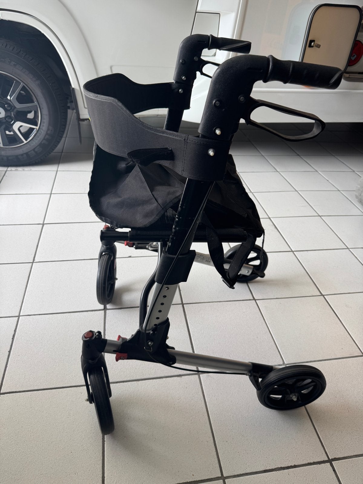 opvouwbare lichtgewicht rollator MultiMotion Double, Diversen, Rollators, Ophalen of Verzenden, Opvouwbaar, A, A