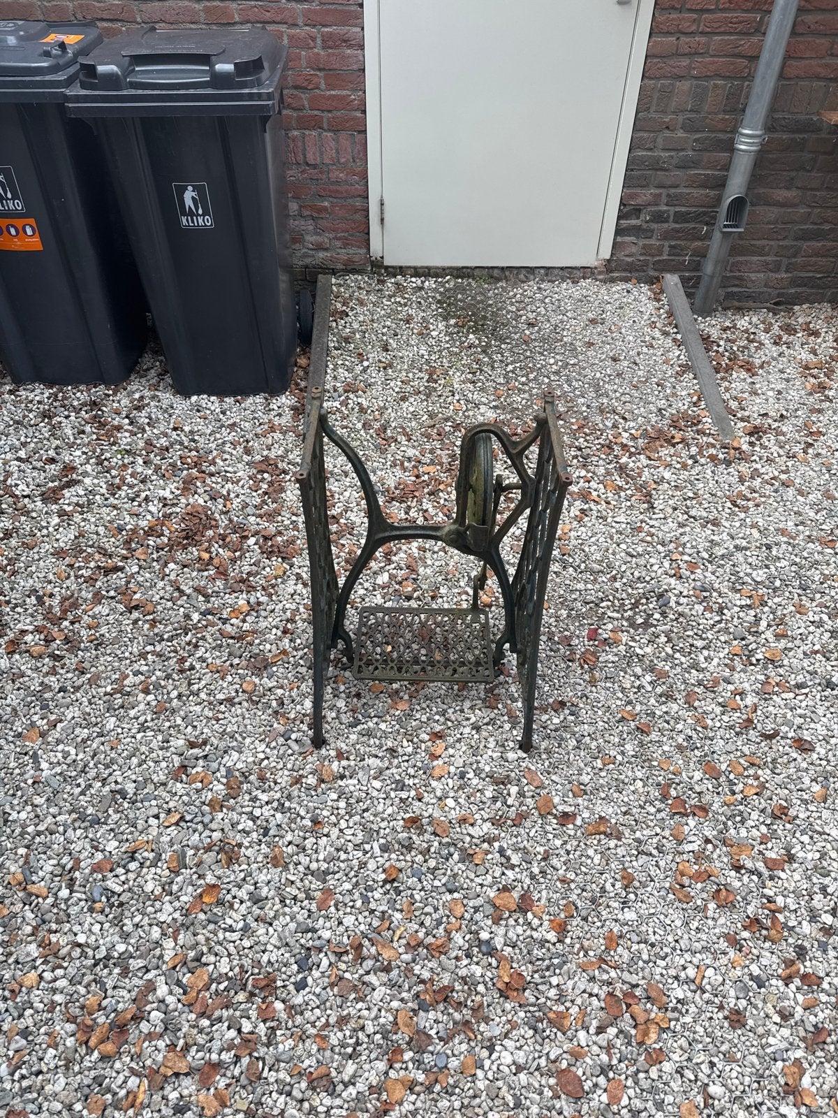 Antiek gietijzeren onderstel naaimachine, Antiek en Kunst, Ophalen