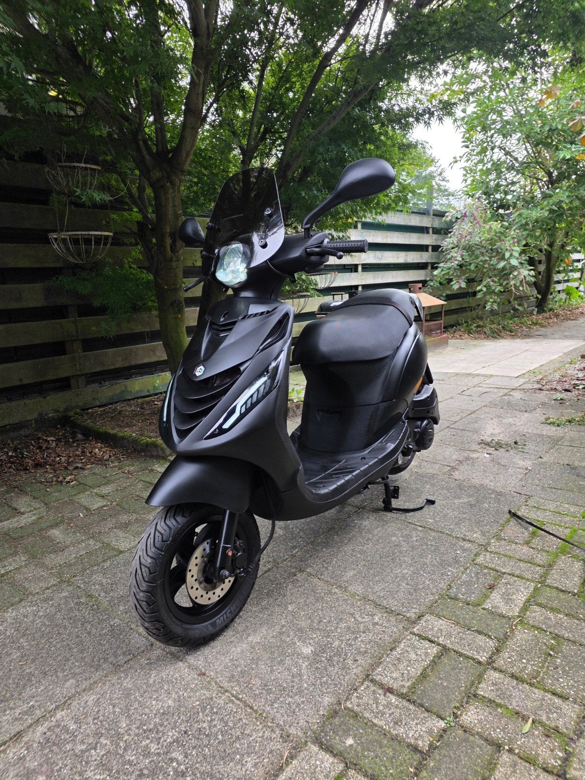 Piaggio Zip BROM 2021 7500km! (geel kenteken), Ophalen, Zo goed als nieuw, Benzine, Zip