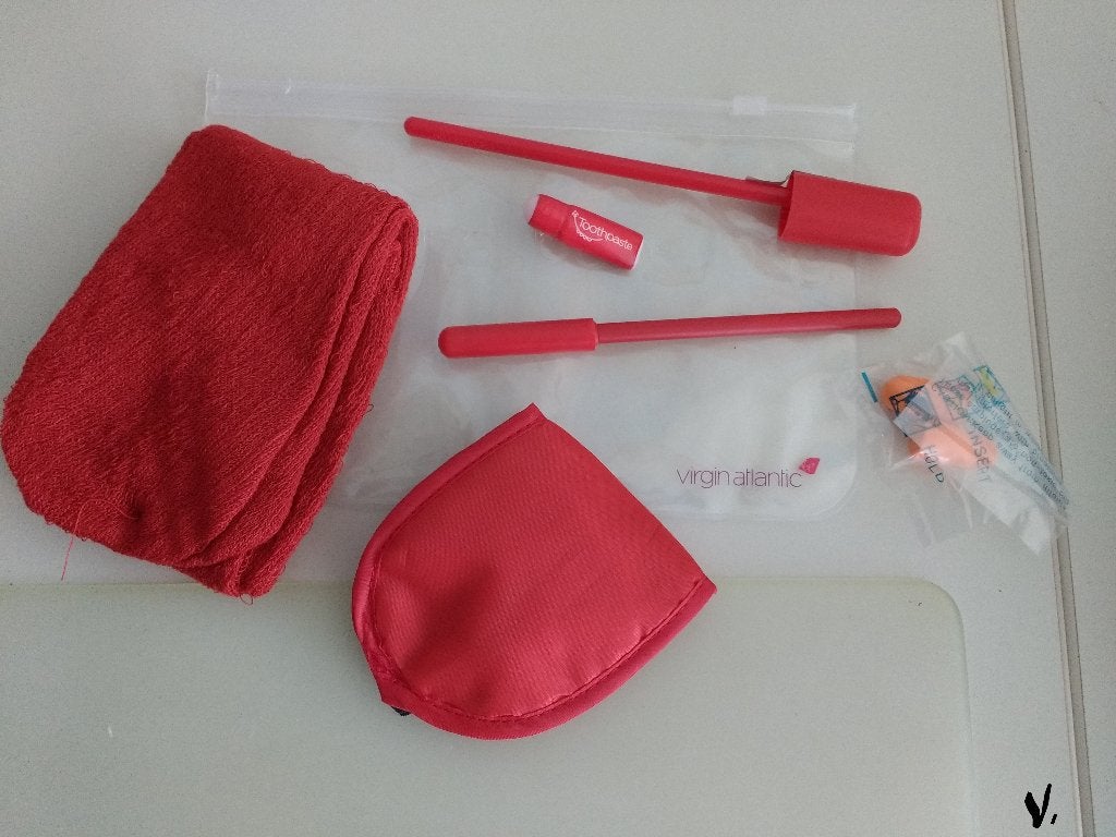 Virgin Atlantic Premium Economy toilettasje, Ophalen of Verzenden, Nieuw, Schaalmodel