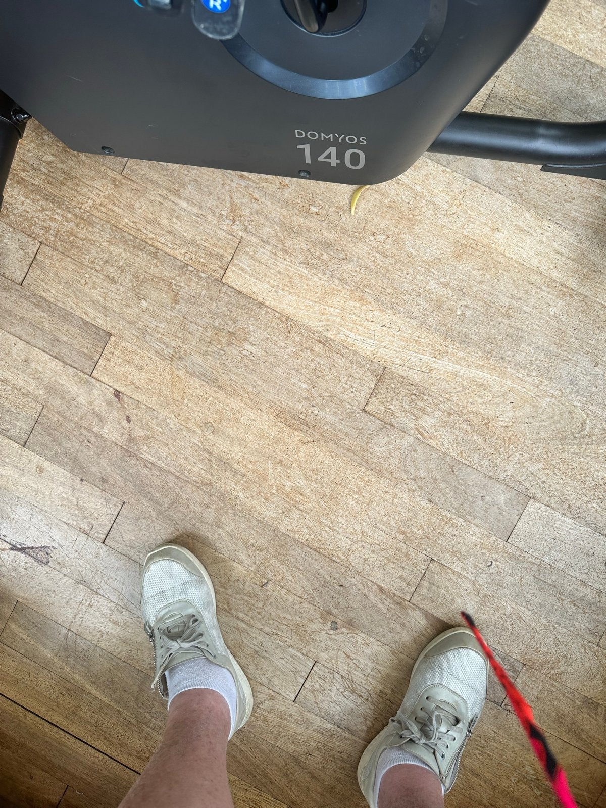 Domyos 140 Hometrainer met Comfortabel Zadel, Ophalen of Verzenden, Zo goed als nieuw, Metaal, Benen