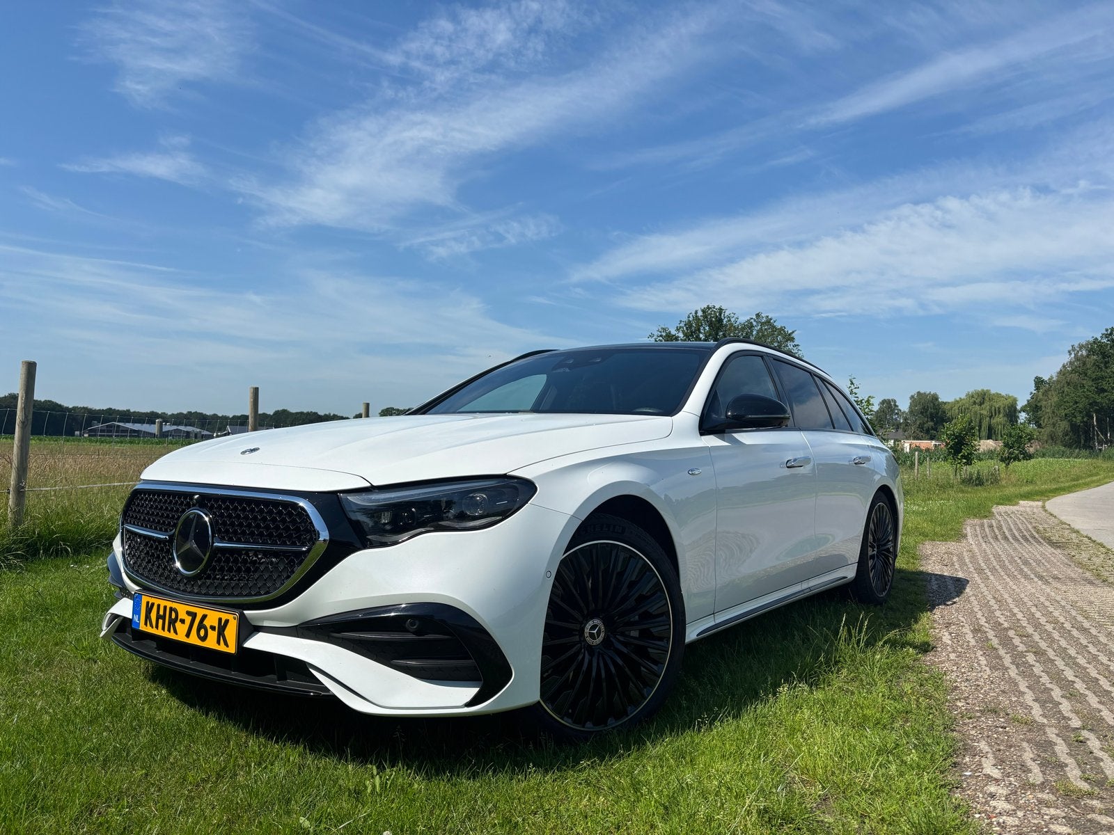 Mercedes E300 e 2025 19” AMG PANO TRH BTW auto, Automaat, Achterwielaandrijving, 4 cilinders, 167 km/l