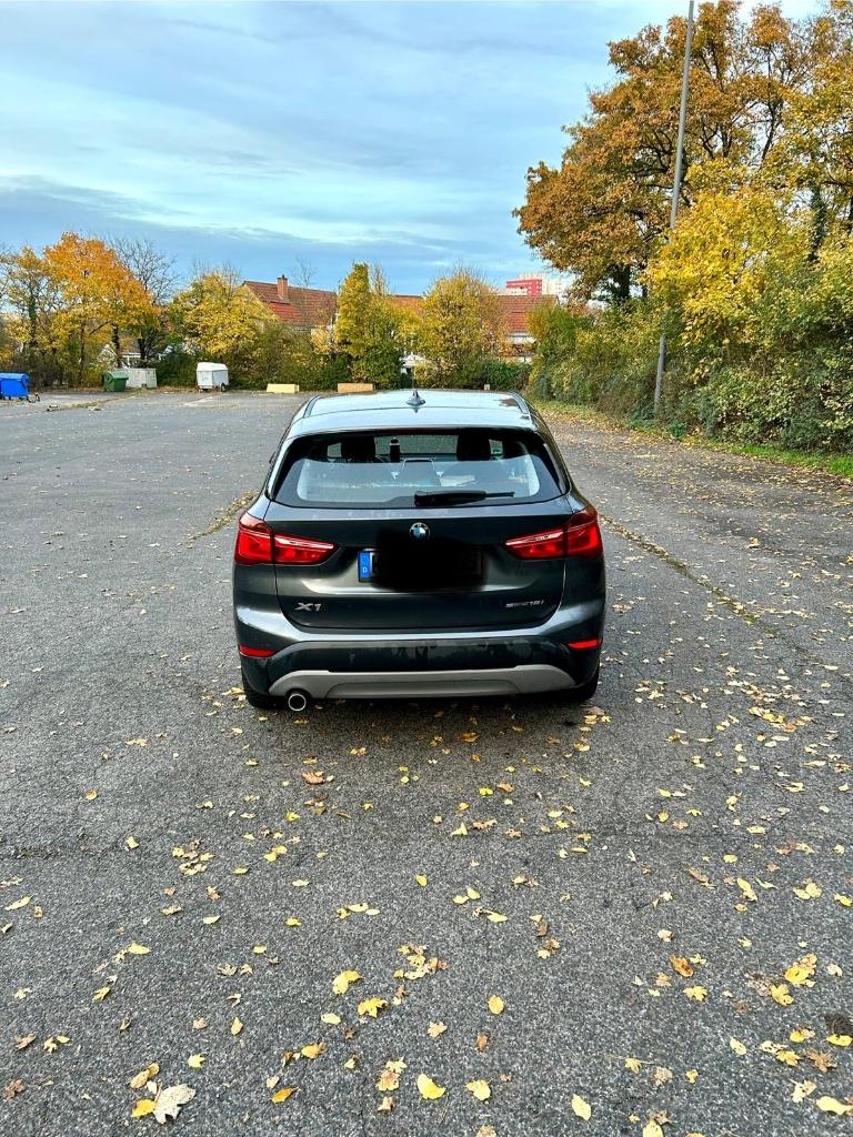 BMW X1sDrive18i, Auto's, Stof, Euro 6, 1505 kg, Grijs