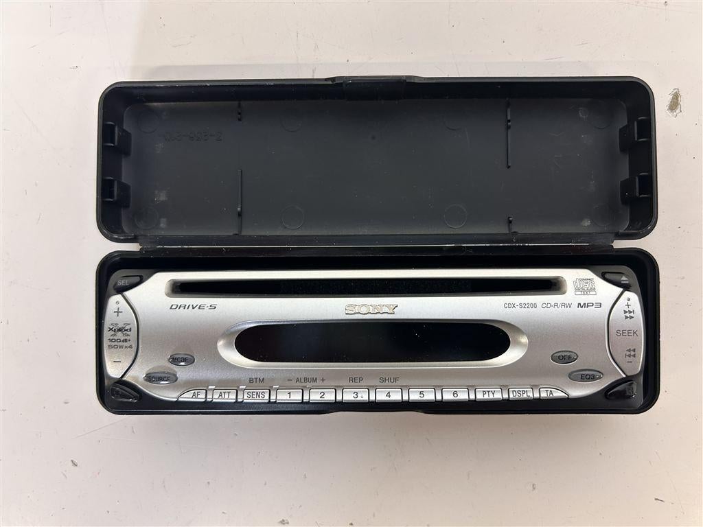 A7376. Sony CDX-S2200 autoradio, cd speler met doos, Ophalen of Verzenden, Gebruikt