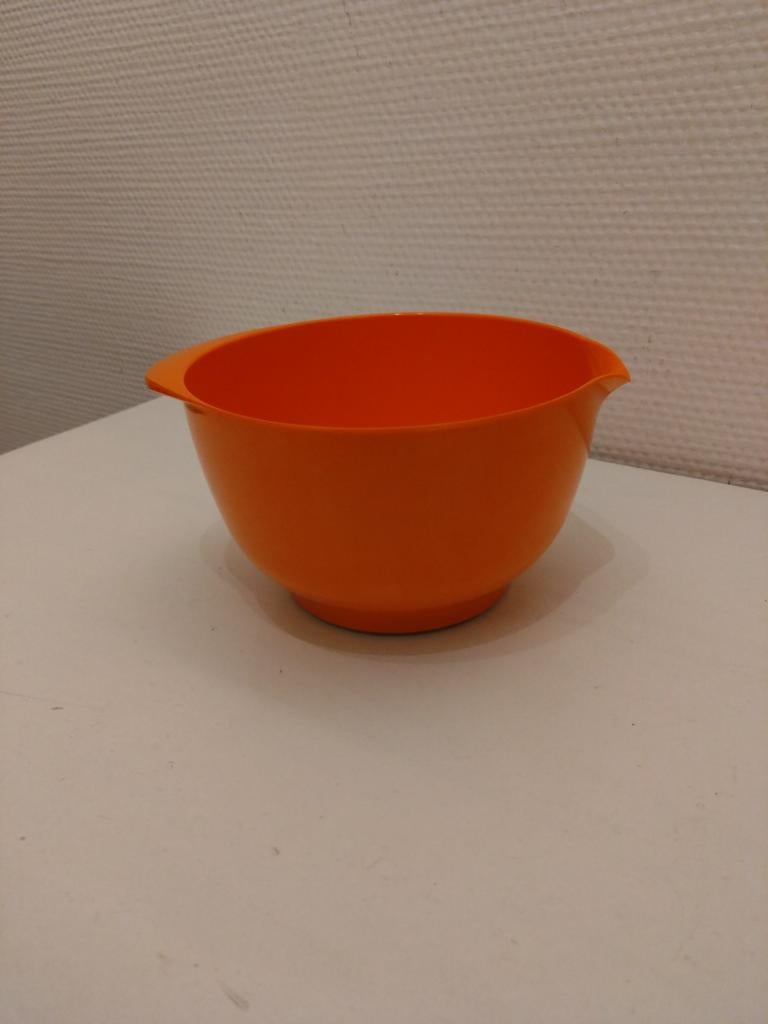Kleine oranje kunststof mengkom van Rosti Mepal., Kunststof, Ophalen of Verzenden, Overige merken, Oranje