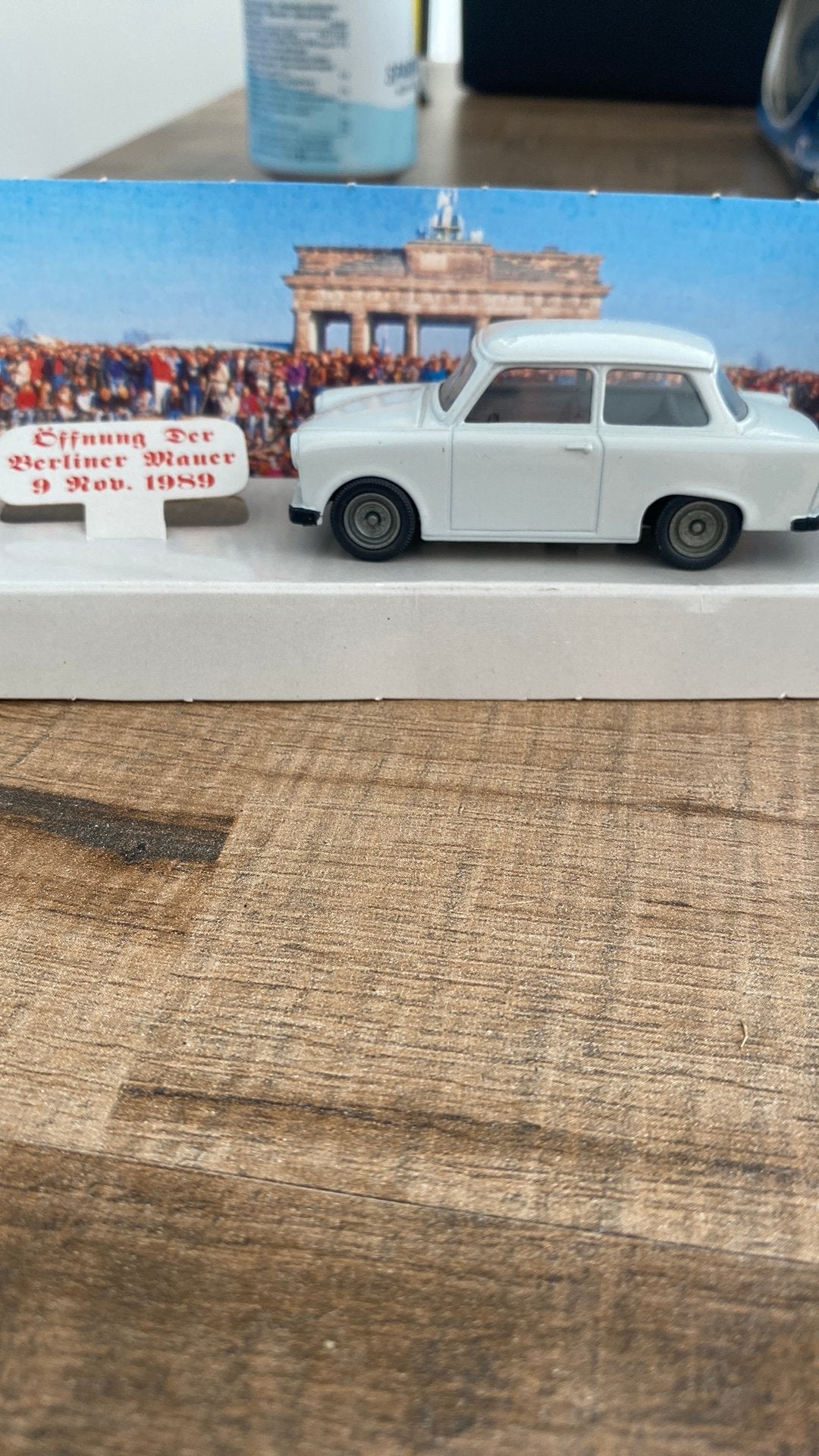 Der Trabi Trabant 601 1:43, Ophalen of Verzenden, Zo goed als nieuw, Auto, Overige merken