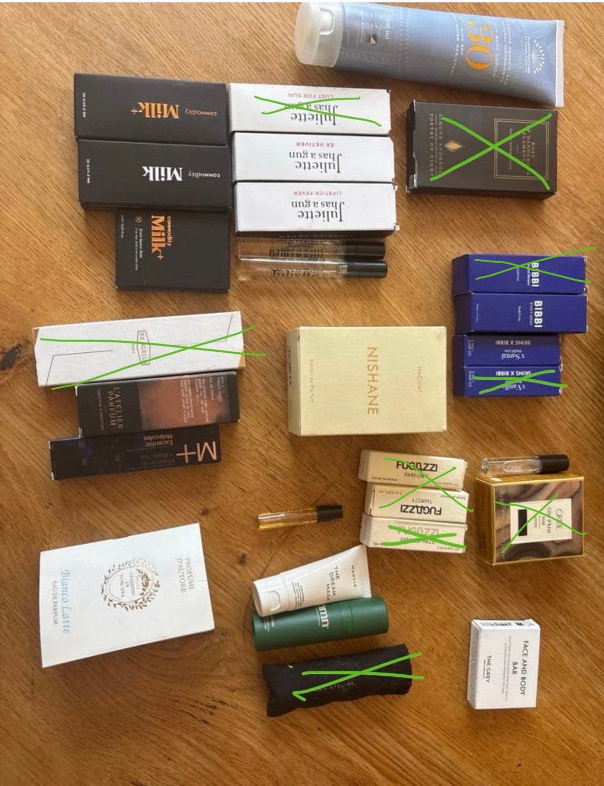Diverse parfum samples, zonnebrand en lipgloss, Ophalen of Verzenden, Zo goed als nieuw
