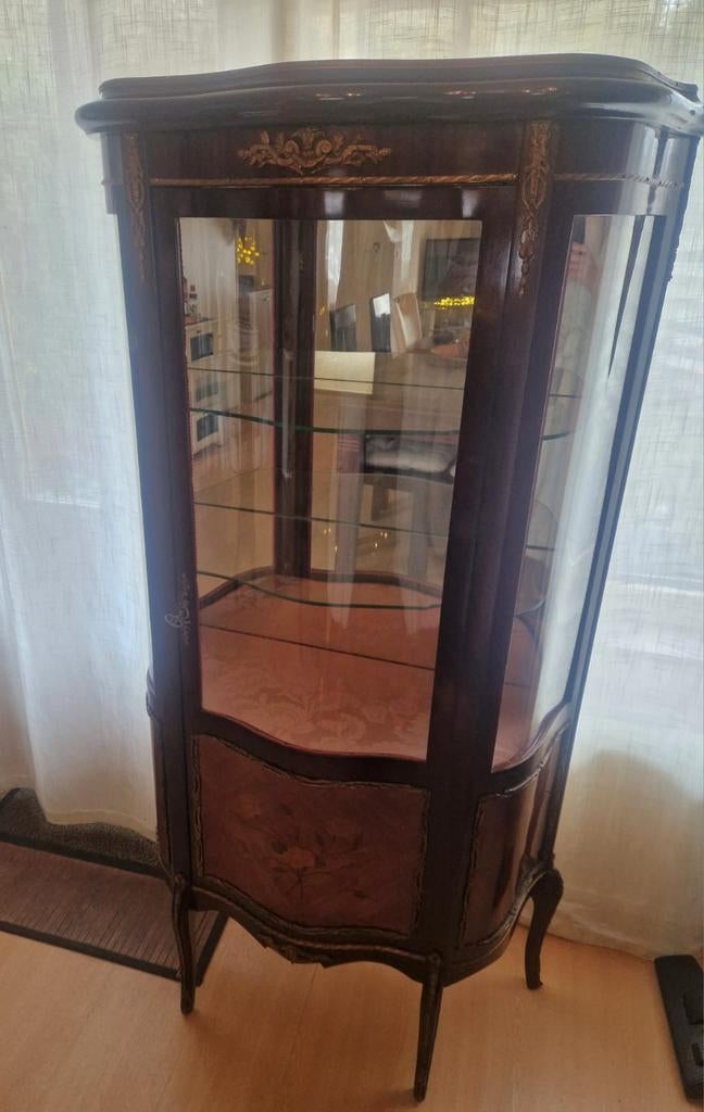 Antieke Vitrinekast met Intarsia en Gebogen Glas, Ophalen of Verzenden