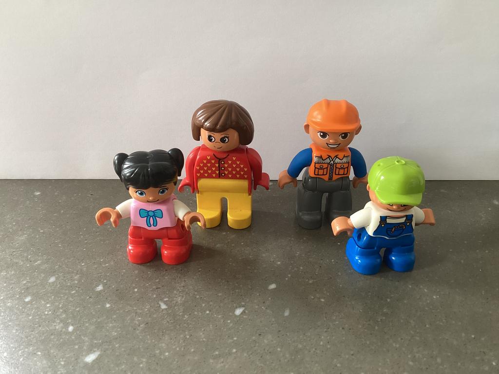 Duplo poppetje / poppetjes gezin vader moeder meisje jongen, Aastvej 1, 7190 Billund, Denemarken, Product.compliance@LEGO.com