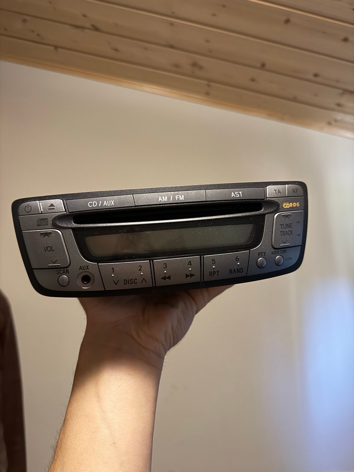 Toyota Aygo/ C1 / 107 autoradio CD/AUX/AM/FM, Ophalen, Gebruikt