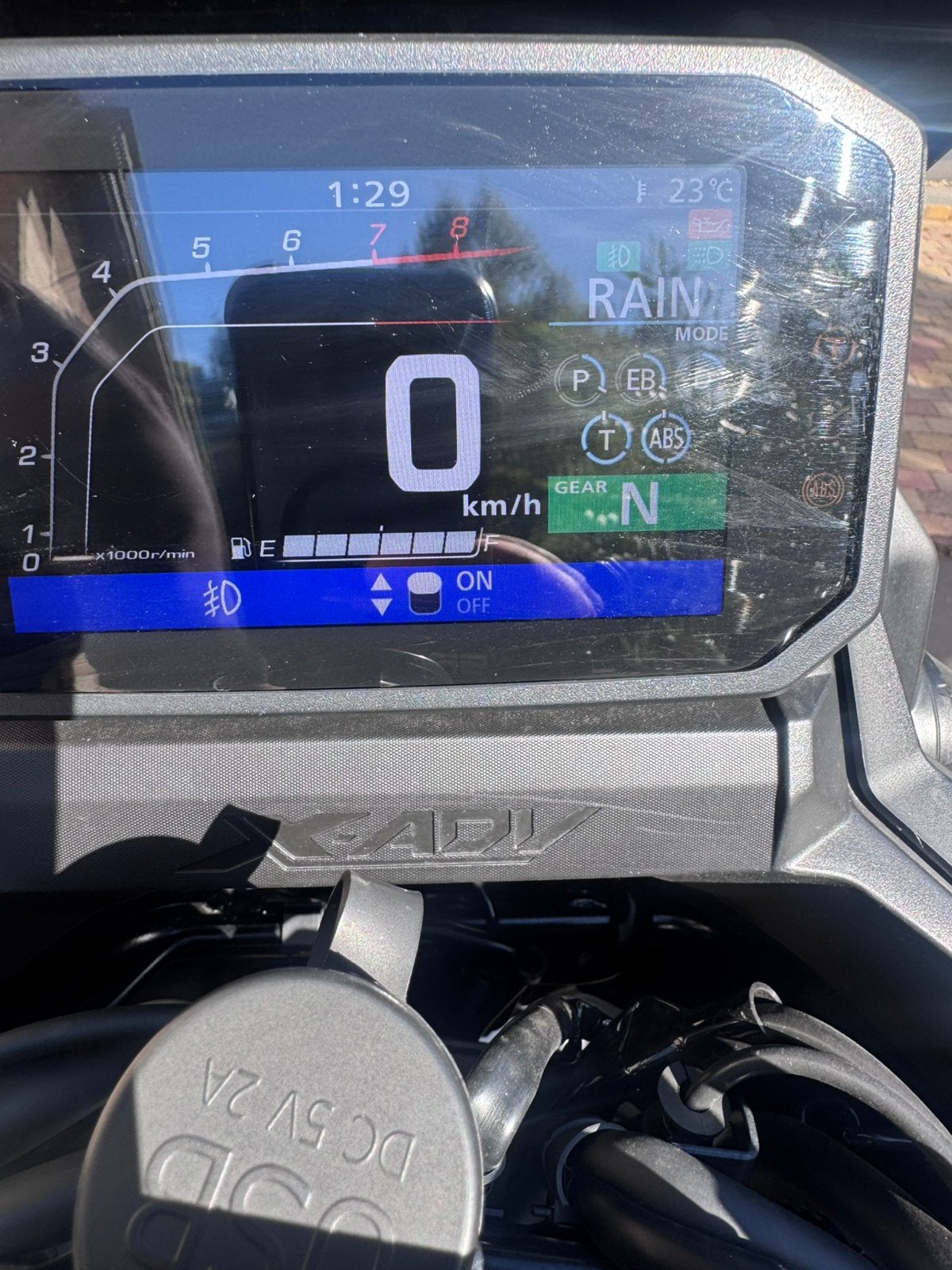 Foto 10 van Honda X-ADV 750| 2023 | Akrapovic | Vol opties | Nardo Grey
