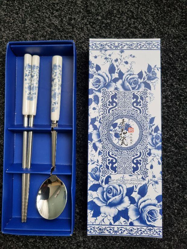 *CHINESE EETSTOKJES NIEUW IN GESCHENKDOOS*, Huis en Inrichting, Keuken | Bestek, Ophalen, Nieuw, Rvs of Chroom, Bestekset