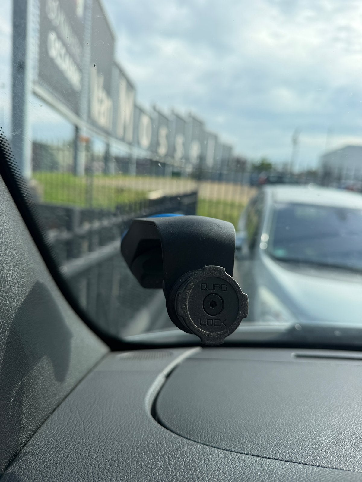 Quadlock universele telefoonhouder, Telecommunicatie, Telefoonhouders, Ophalen of Verzenden, Zo goed als nieuw, Auto