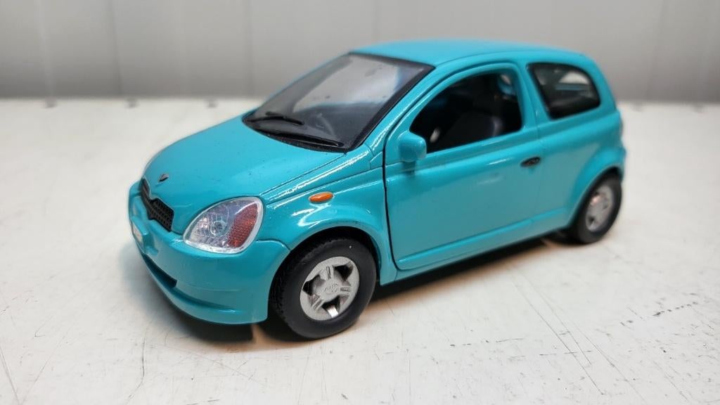 Toyota Yaris 1:24 Licht Blauw , schaars model, Overige merken, Gebruikt, Auto, ?