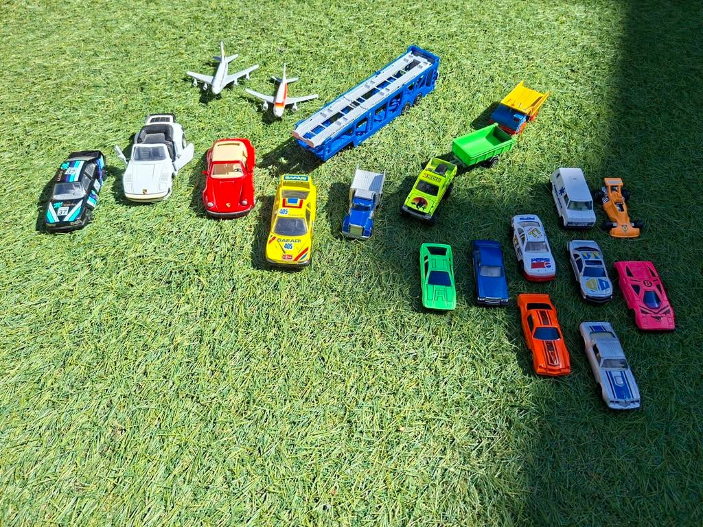 Partij van 20 speelgoedauto's en vliegtuigen, Kinderen en Baby's, Speelgoed | Speelgoedvoertuigen, Ophalen of Verzenden, Gebruikt