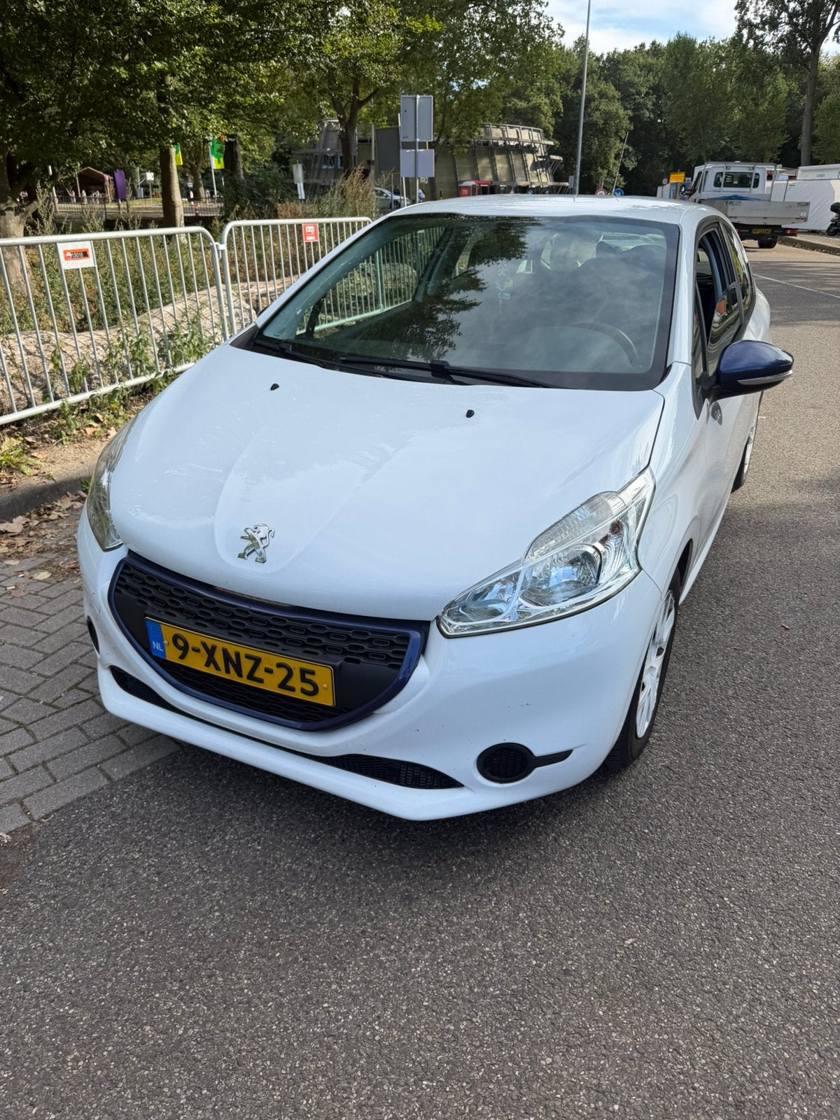 Peugeot 208 1.0 VTI 50KW/68PK 3-D 2014 Wit, Voorwielaandrijving, 450 kg, 31 €/maand, Origineel Nederlands