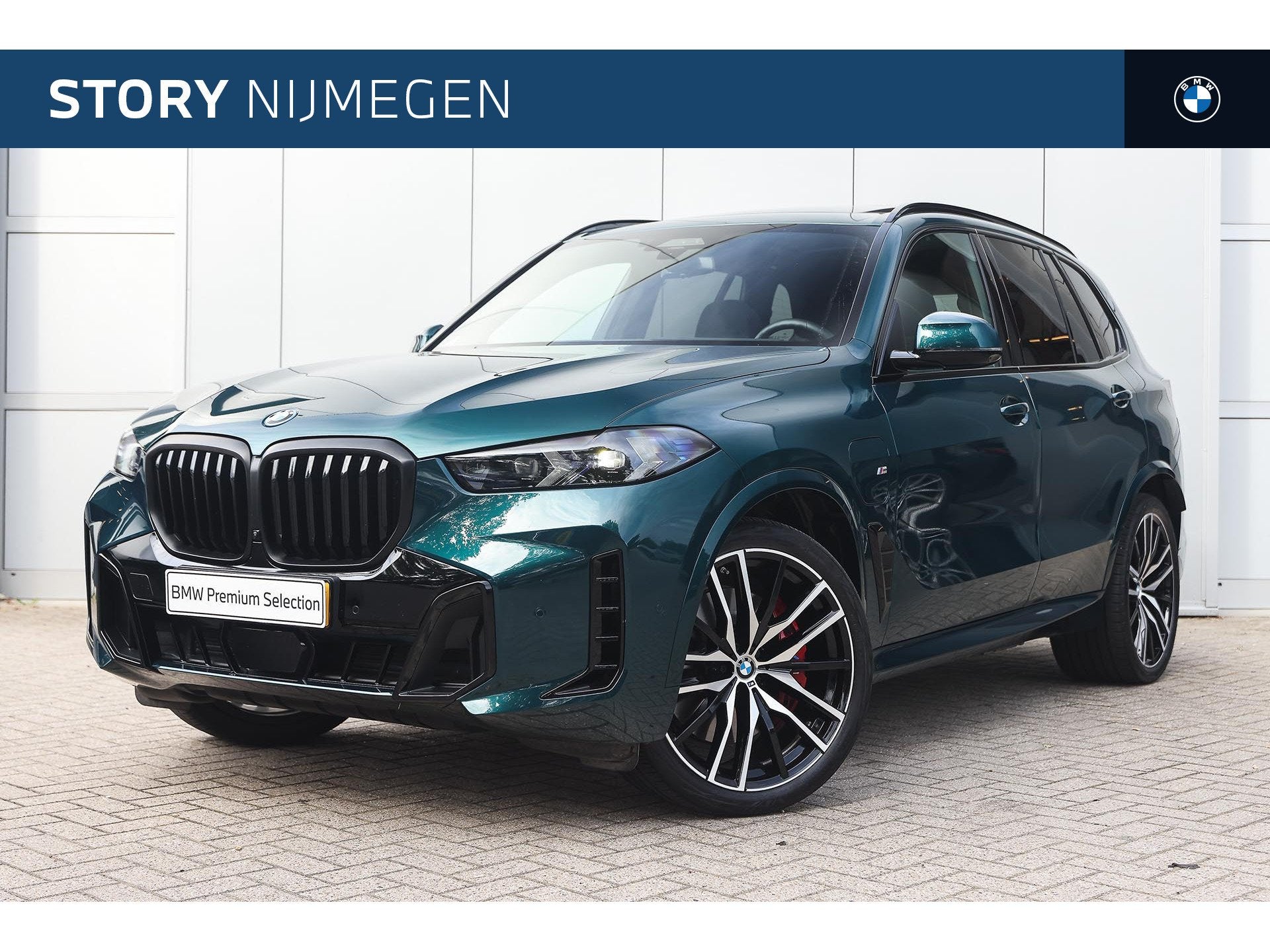 BMW X5 xDrive50e M Sport Automaat / Panoramadak / Trekhaak /, Gebruikt, 2395 kg, Met garantie (alle), Bedrijf