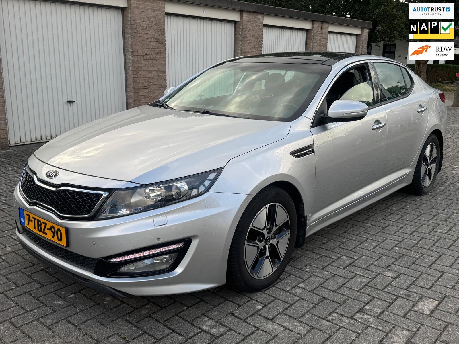 Kia Optima 2.0 CVVT Hybrid Super Pack / EXPORT, Auto's, Kia, Euro 5, Zwart, 4 cilinders, 150 pk