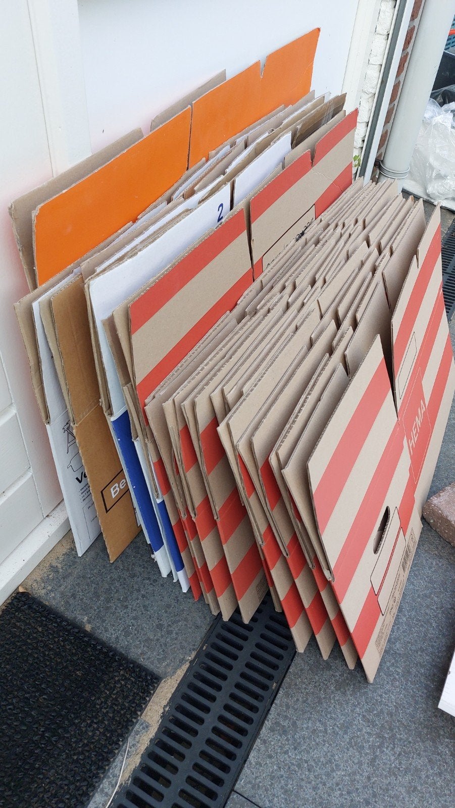 Verhuisdozen en opslagdozen - Diverse maten 25 stuks, Ophalen, 40 tot 60 cm, Opvouwbaar, 50 tot 75 cm