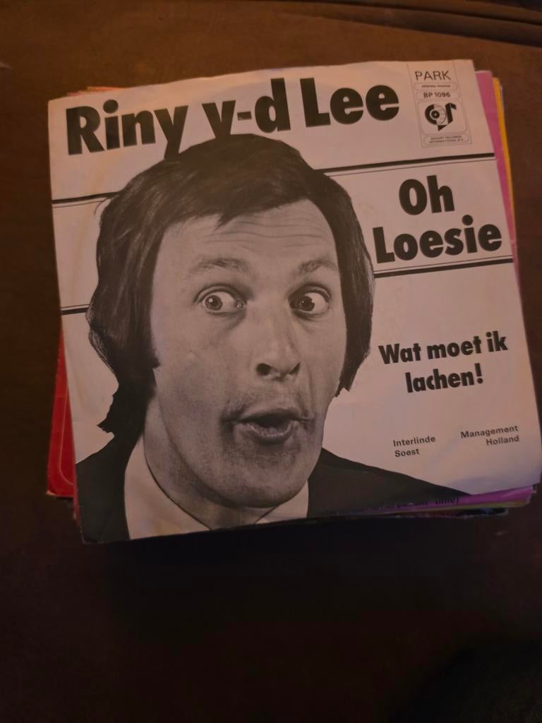 Riny v-d Lee - Oh Loesie / Wat moet ik lachen! (7 inch), Ophalen of Verzenden, 1970 - 1979, Gebruikt, 7 inch