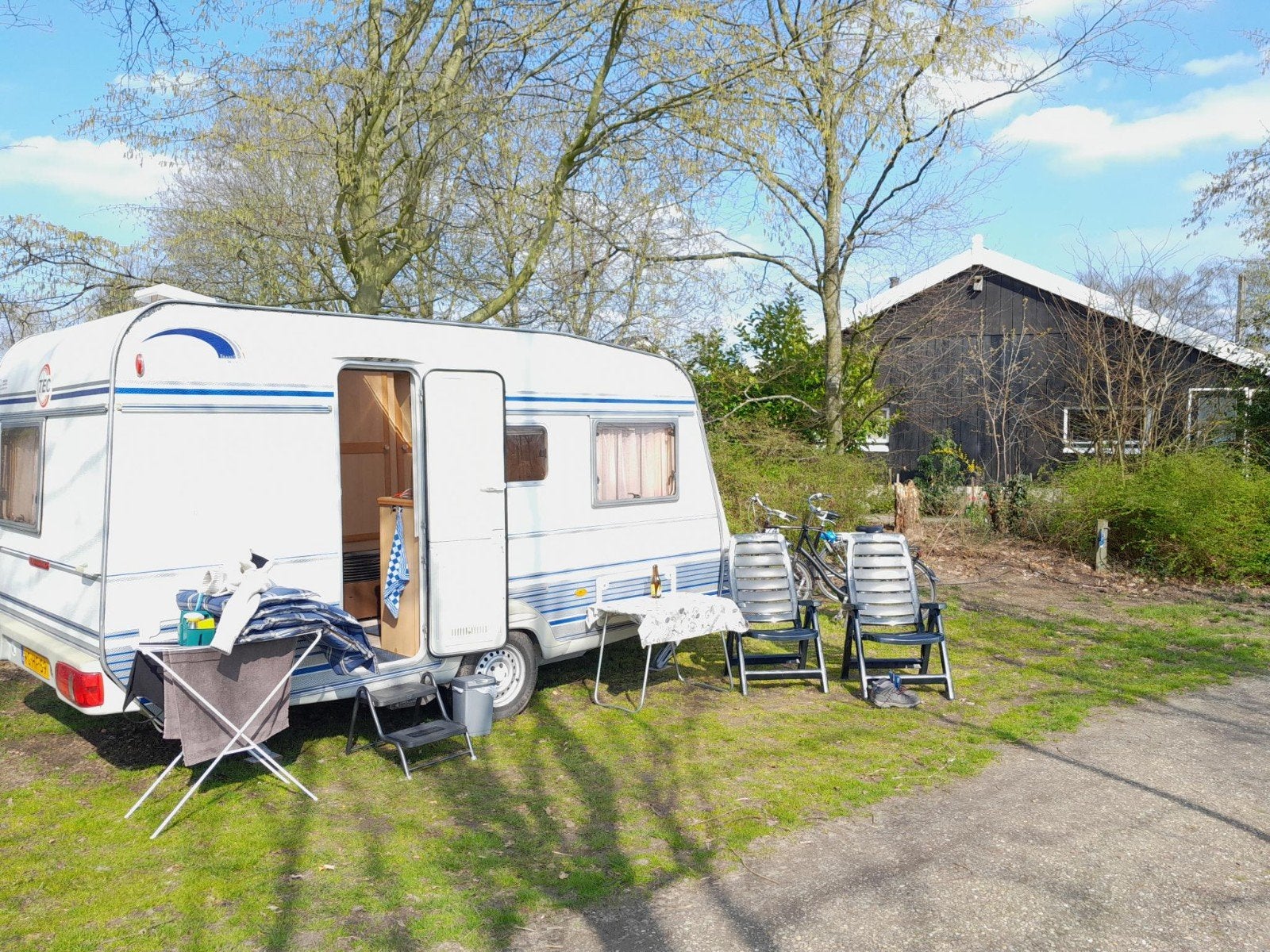 TEC Travel King met voortent en twee luifels., Vast bed, Rondzit, Particulier, Koelkast