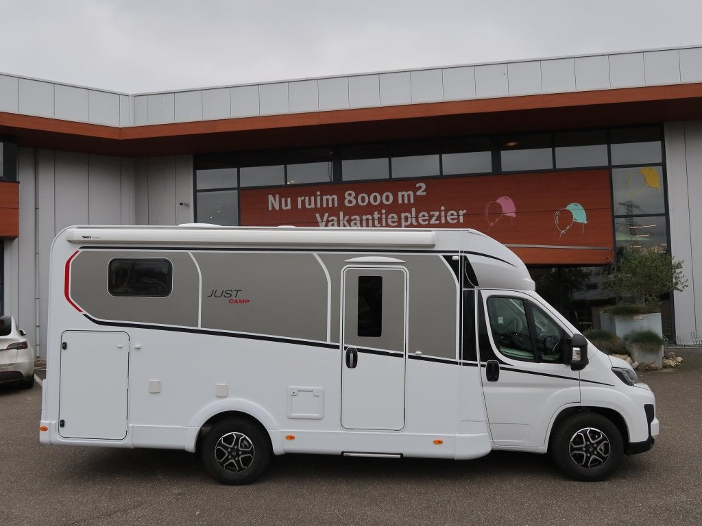 Caravans And Camping Dethleffs