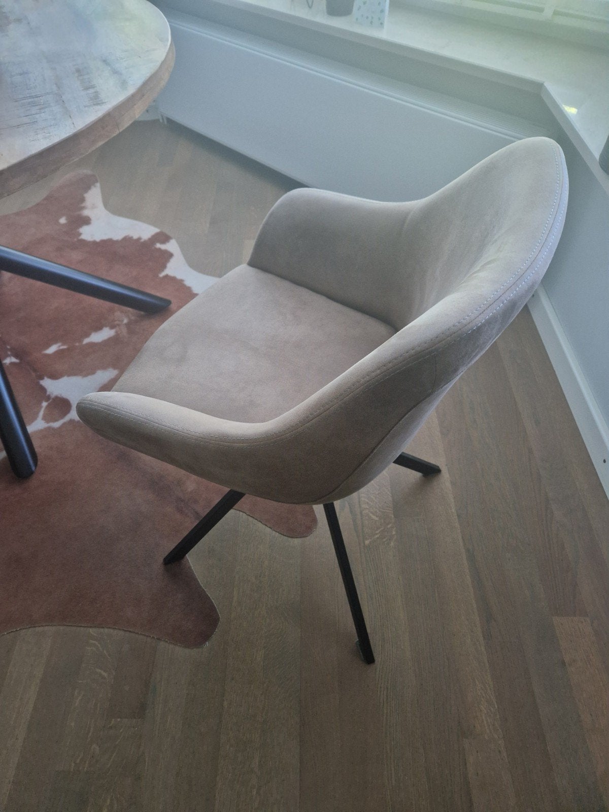 2 draaistoelen Menno van Goossens, Ophalen, Twee, Bruin, Zo goed als nieuw