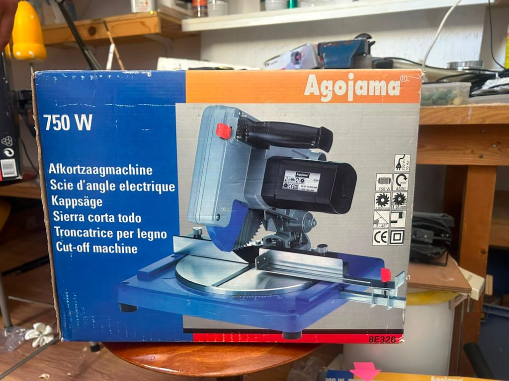 Agojama Afkortzaagmachine 750W, Ophalen of Verzenden, Zo goed als nieuw, Afkortzaag, 30 tot 70 mm