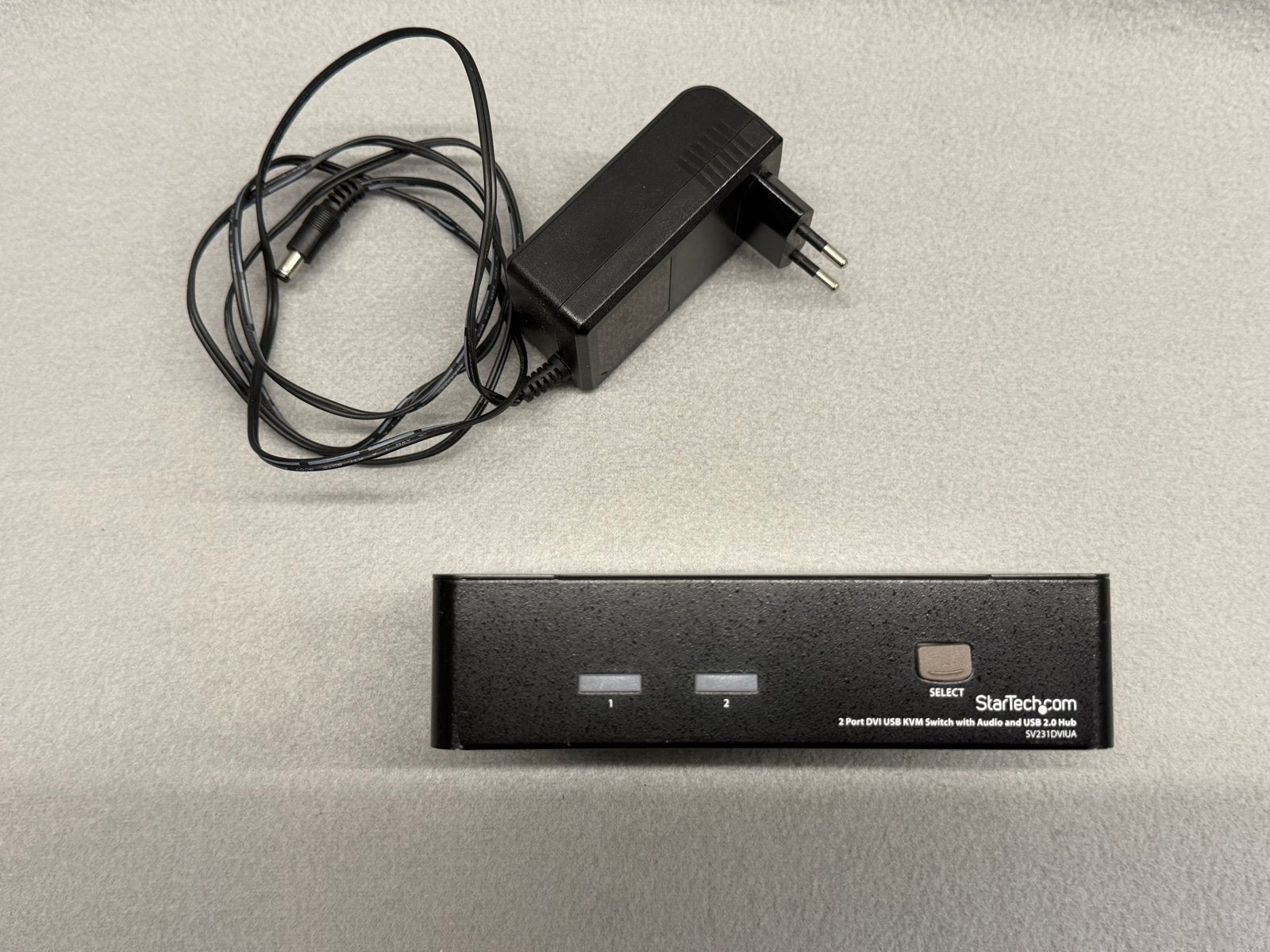 StarTech 2-poorts USB DVI KVM-switch, Ophalen of Verzenden, Zo goed als nieuw