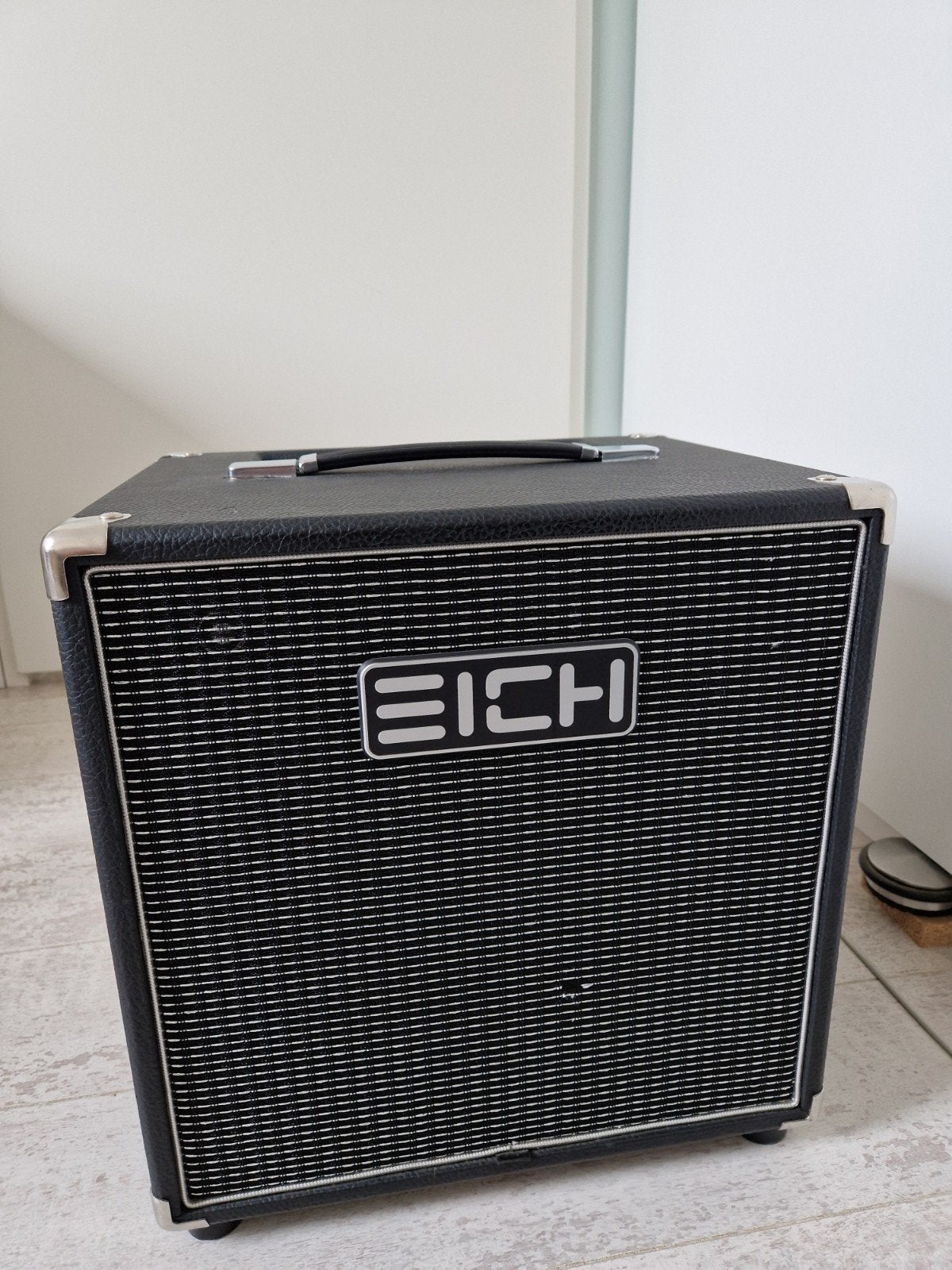 Eich BC112pro bascombo inclusief hoes., Muziek en Instrumenten, Ophalen, Zo goed als nieuw, Basgitaar, 100 watt of meer