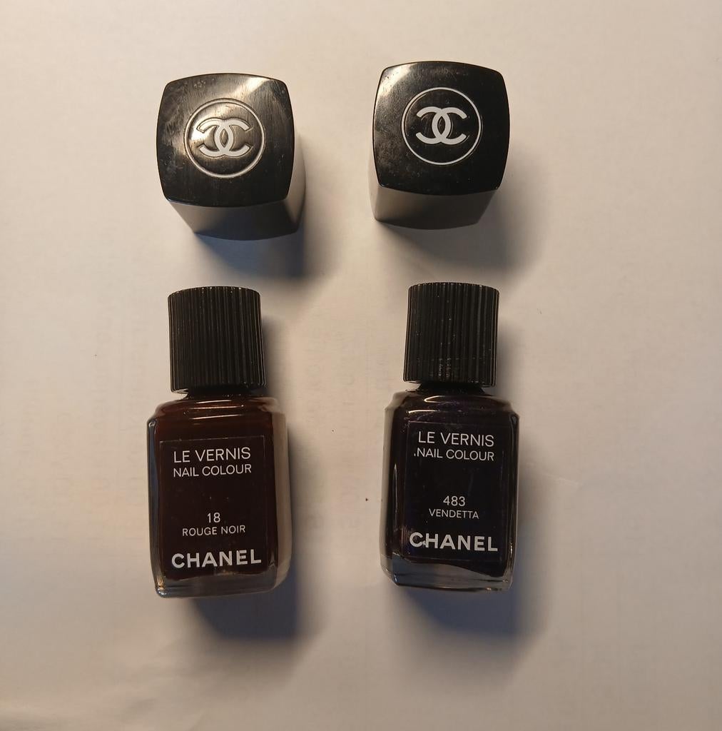 2 Chanel nagellakken: Rouge Noir en Vendetta, Ophalen of Verzenden, Handen en Nagels, Make-up
