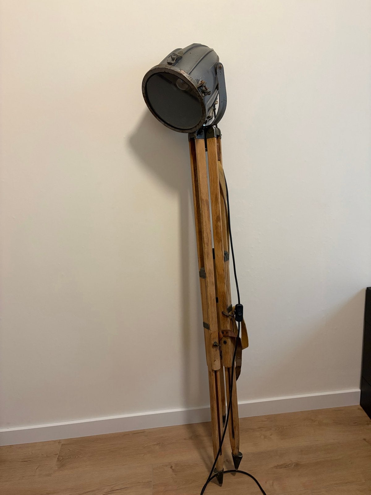 Vintage industriële vloerlamp op statief, Ophalen