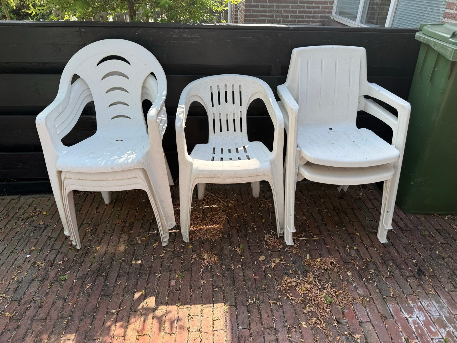 Witte plastic tuinstoelen (stapelbaar), Ophalen, Gebruikt, Plastic, Stapelbaar