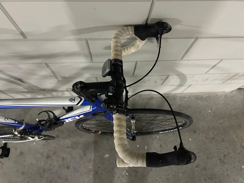Trek racefiets - Blauw/Wit - Goede staat, Fietsen en Brommers, Fietsen | Racefietsen, 28 inch, Gebruikt, Velgrem, Aluminium