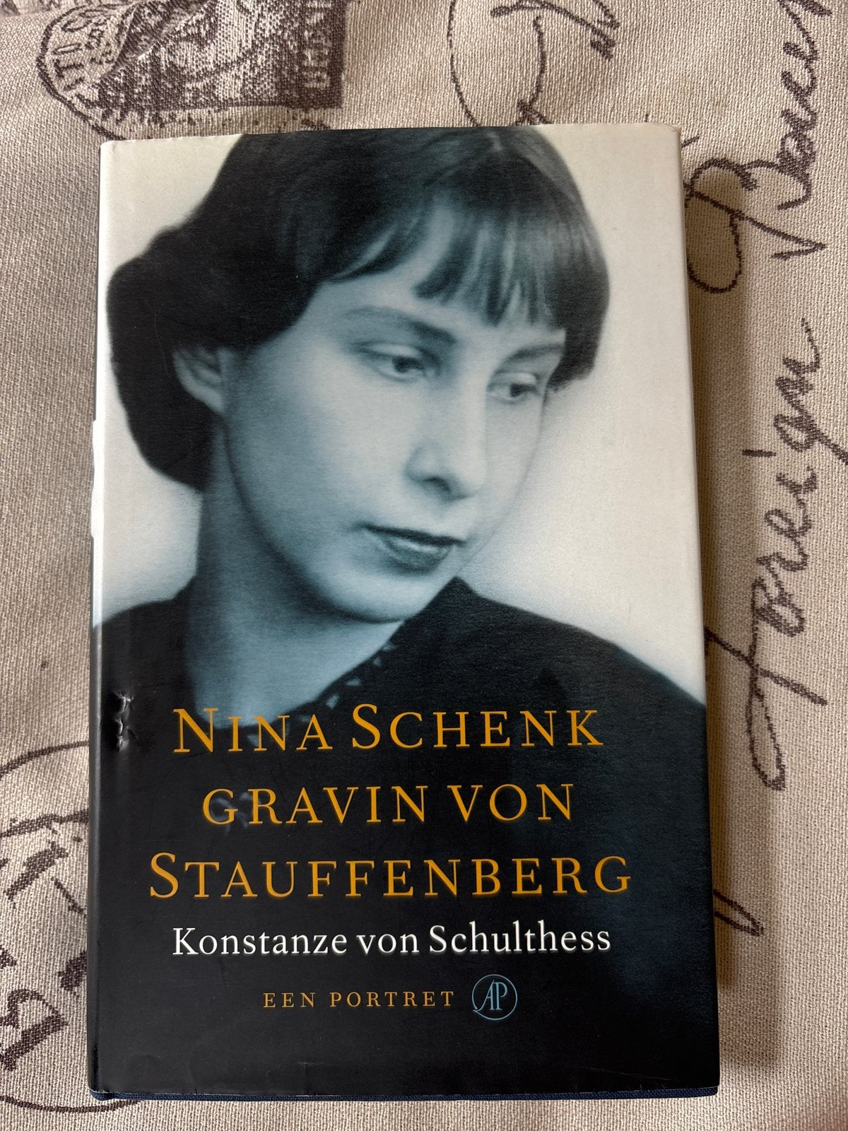 Nina Schenk Gravin von Stauffenberg - Een Portret, Ophalen of Verzenden, Zo goed als nieuw