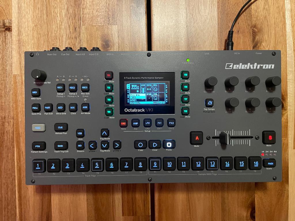 Elektron Octatrack MKII mk2 + Deckasaver, Muziek en Instrumenten, Samplers, Ophalen of Verzenden, Zo goed als nieuw