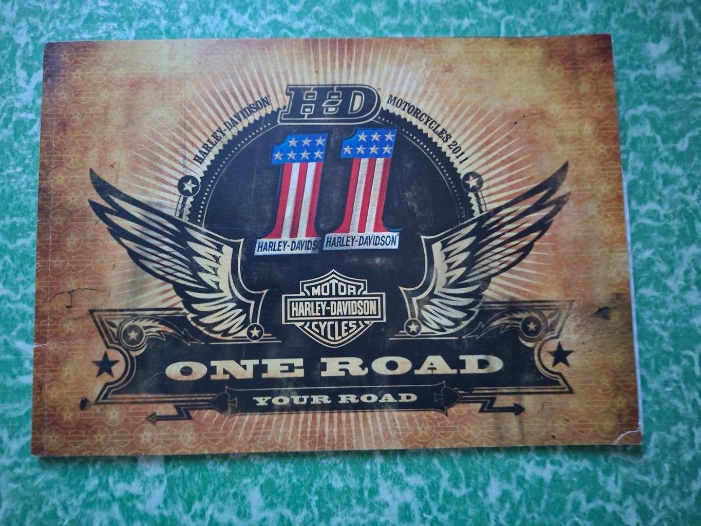 folder motoren Harley-Davidson *motorcycles 2011., Motoren, Handleidingen en Instructieboekjes, Ophalen of Verzenden, Harley-Davidson of Buell