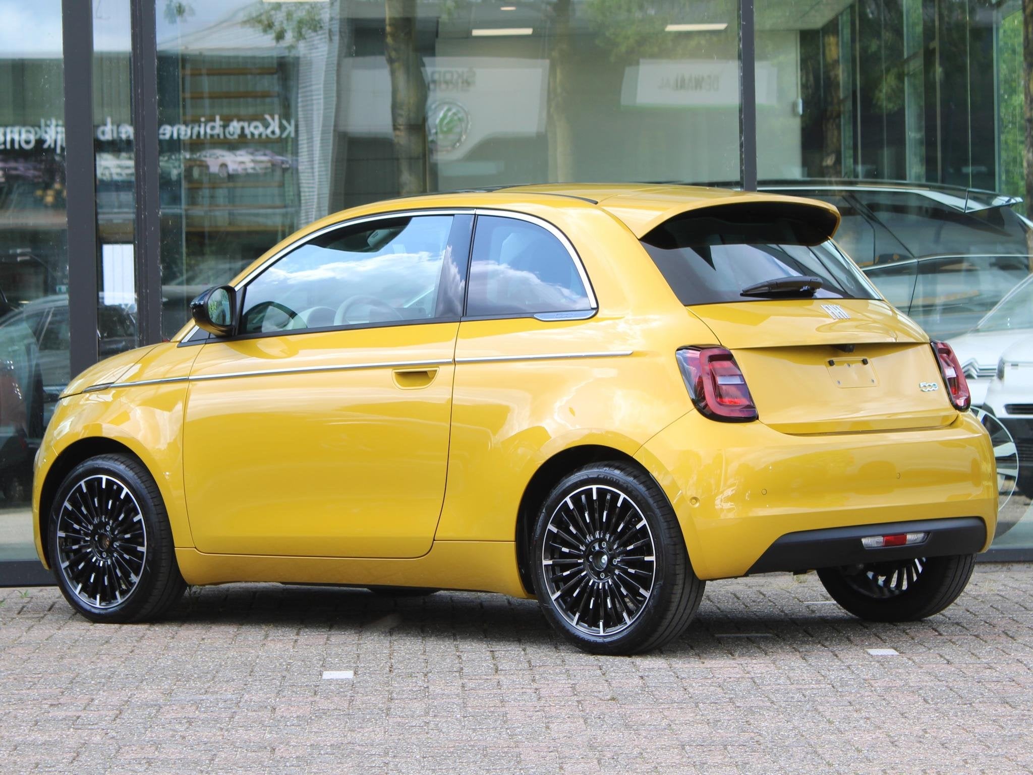 Fiat 500 La Prima 42 kWh VOORRAAD KORTING, Auto's, Fiat, 12 maanden, 118 pk, 4 stoelen, Nieuw